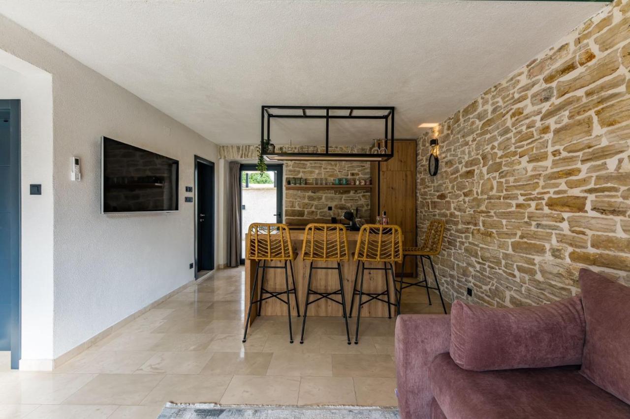 Вилла Stone House With Pool Poeta Pridraga Экстерьер фото
