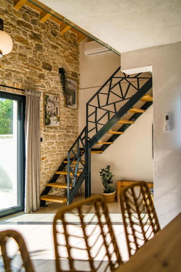 Вилла Stone House With Pool Poeta Pridraga Экстерьер фото