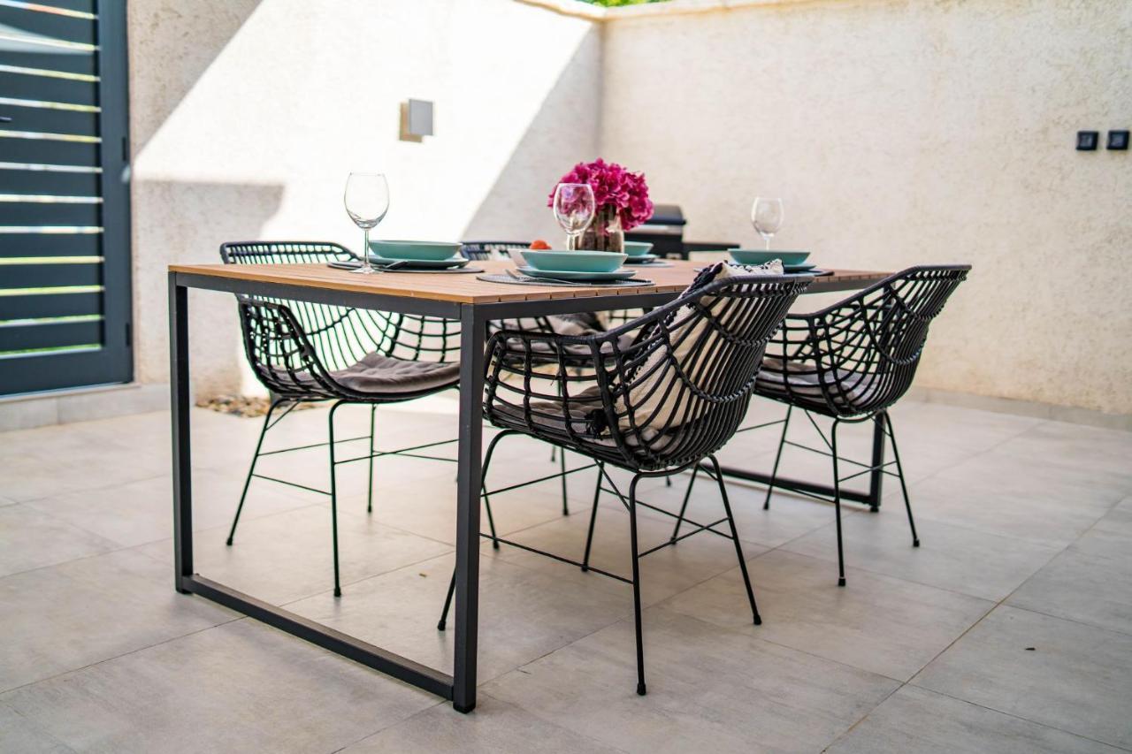 Вилла Stone House With Pool Poeta Pridraga Экстерьер фото