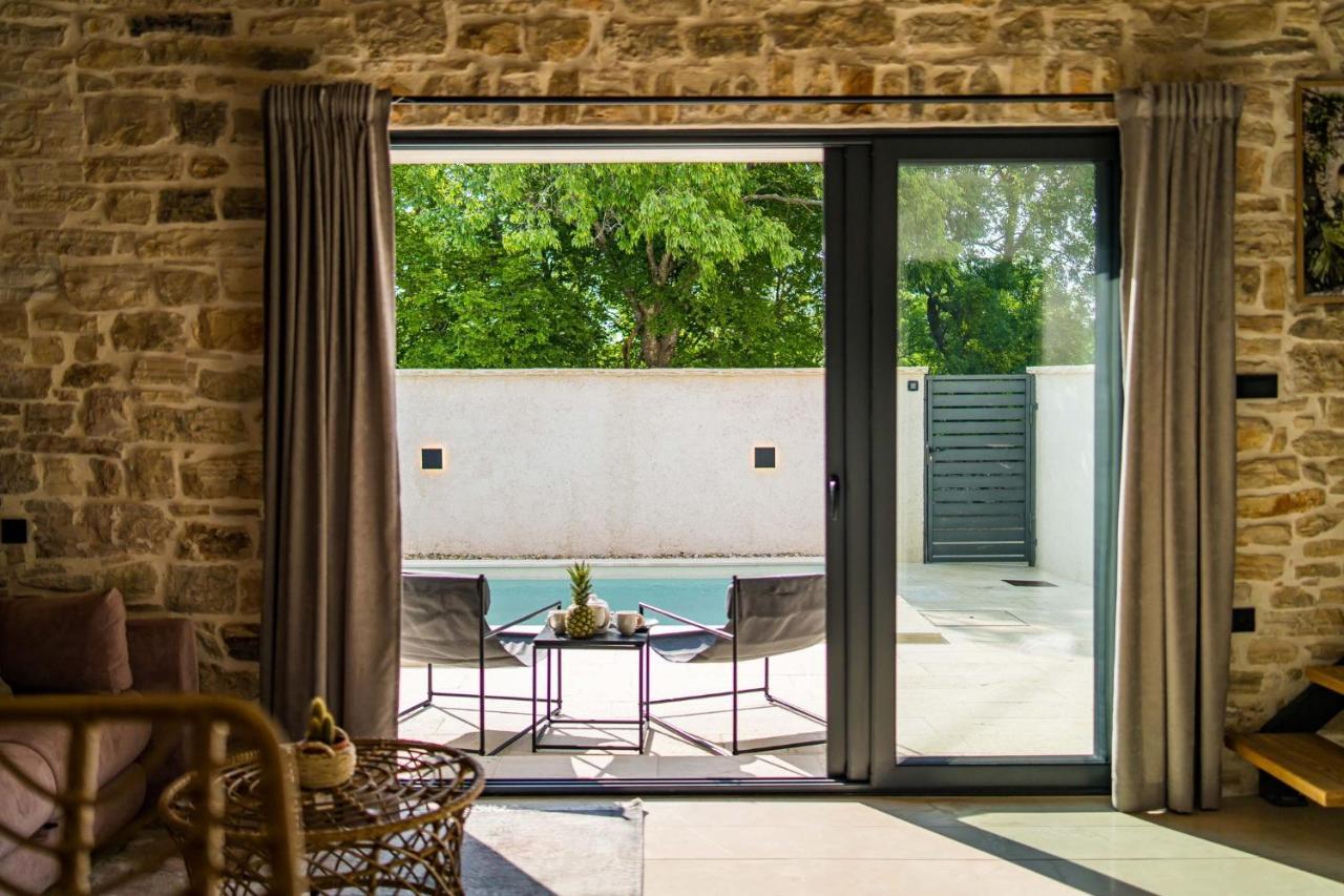 Вилла Stone House With Pool Poeta Pridraga Экстерьер фото