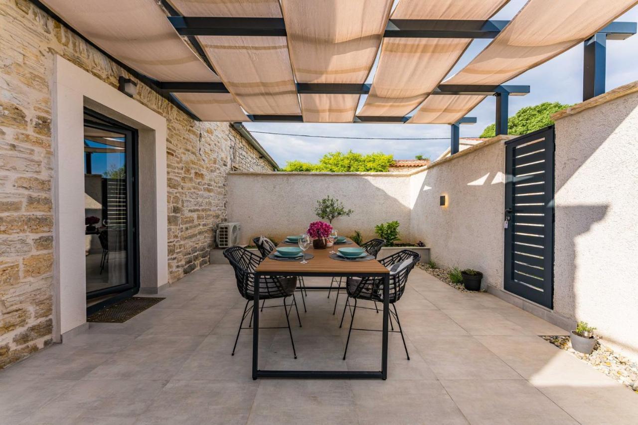 Вилла Stone House With Pool Poeta Pridraga Экстерьер фото