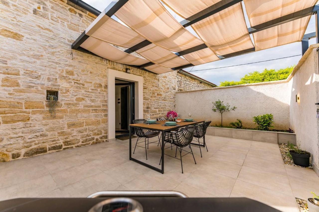Вилла Stone House With Pool Poeta Pridraga Экстерьер фото