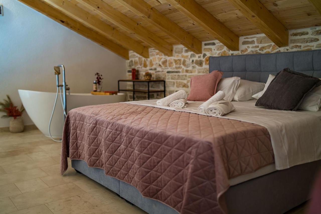 Вилла Stone House With Pool Poeta Pridraga Экстерьер фото