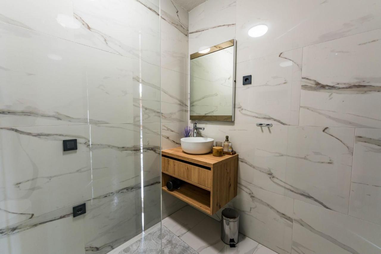 Вилла Stone House With Pool Poeta Pridraga Экстерьер фото